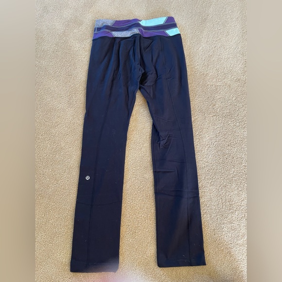 Lululemon black leggings with patterned band size 6 - Picture 2 of 4